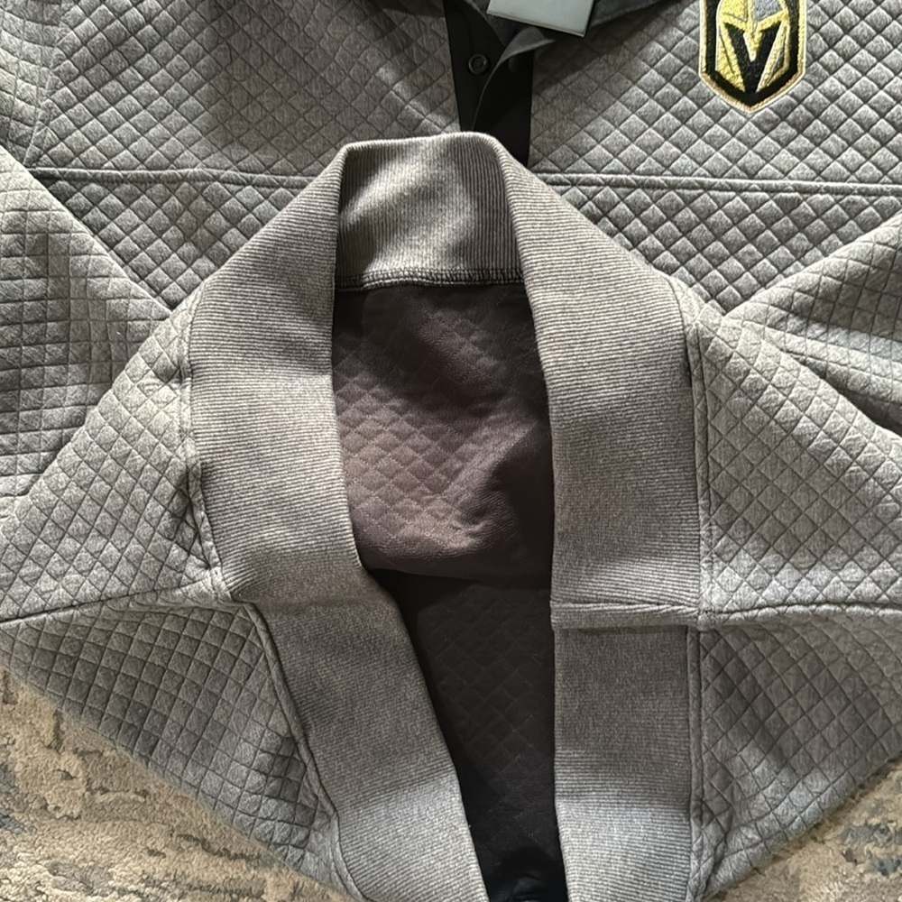 NWT 1/4 snap mock neck quilted patterned Las Vegas Knight pull over, Hockey - Picture 6 of 8